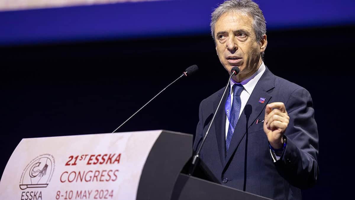 A Speaker at the ESSKA Congress